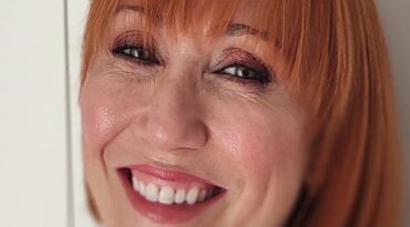INVITADA A UNA BODA EN JEREZ ESTE INVIERNO: ASÍ DEBE SER TU MAQUILLAJE PARA BRILLAR CON NATURALIDAD Y ELEGANCIA